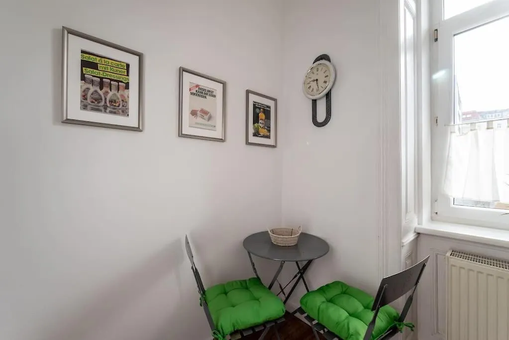 Cool 1Br Near Metro & Center By Hm Apartment Vienna